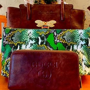 Stunning 3 Piece Chocolate Purse Set!